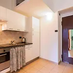 Deluxe Studio, Wi-fi, Self Check-in, Air Condition Milánó