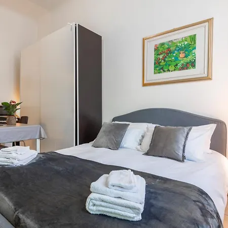 Apartman Deluxe Studio, Wi-fi, Self Check-in, Air Condition *