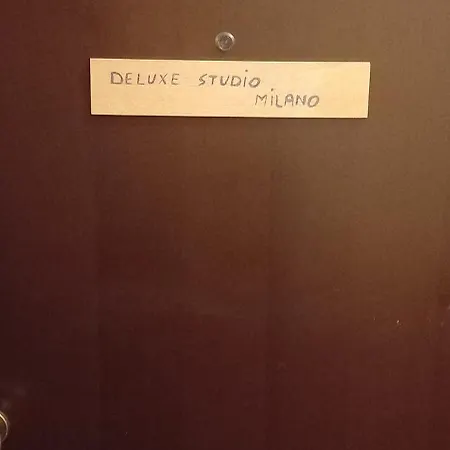 Deluxe Studio, Wi-fi, Self Check-in, Air Condition Apartment